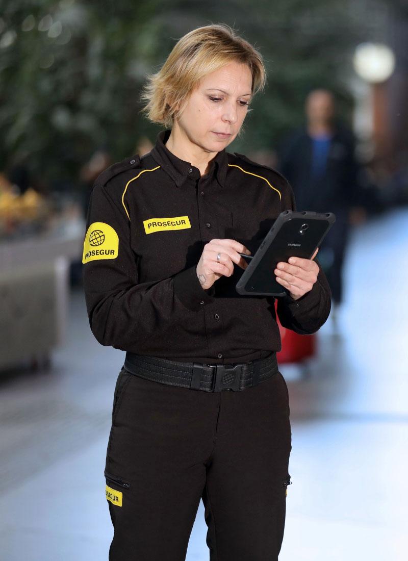 New York City Prosegur Security Guard A Prosegur security guard in New York City providing security guard services