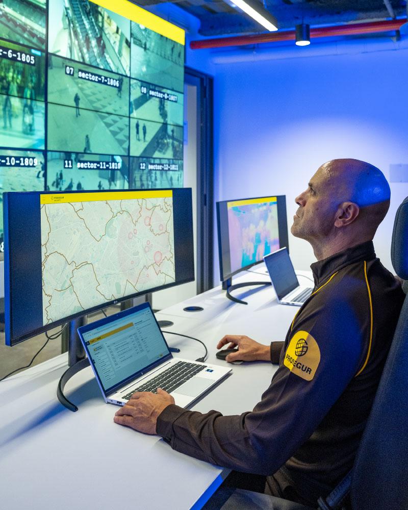 A Prosegur security agent providing remote security service from the security operation center