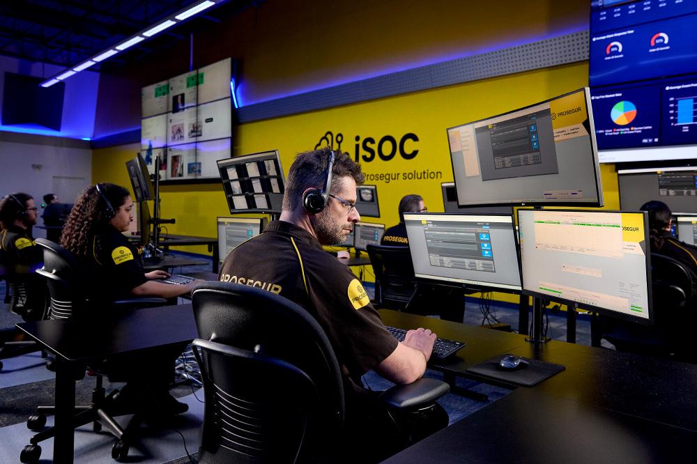 Prosegur Security Officer A Prosegur security officer in a retail environment