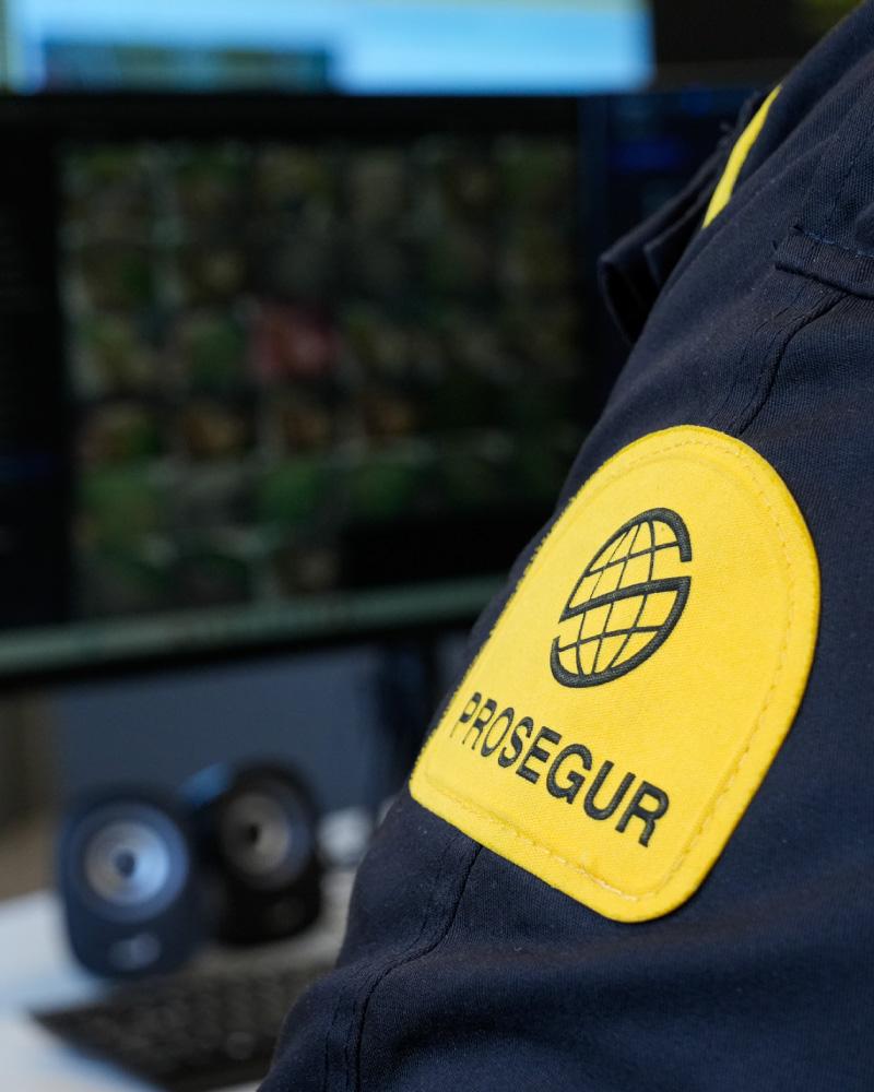 A Prosegur security agent providing construction remote security monitoring