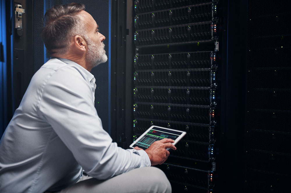 GRS agent evaluating data center security