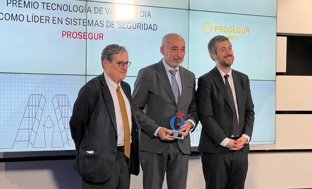 Prosegur awarded with the Cutting-Edge Technology Award for its leadership in Security Systems Prosegur awarded with the Cutting-Edge Technology Award for its leadership in Security Systems